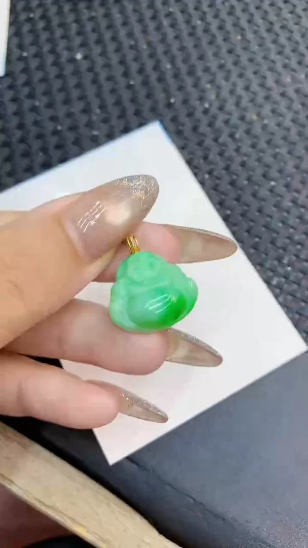 颈饰18K金镶嵌翡翠1