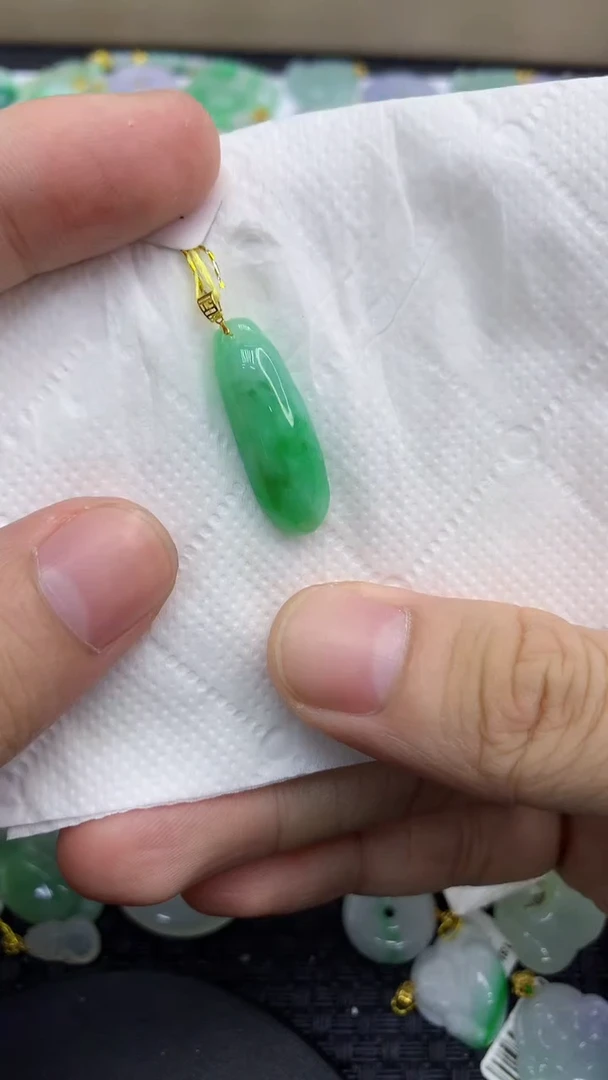 颈饰18K金镶嵌翡翠天然缅甸A货翡翠