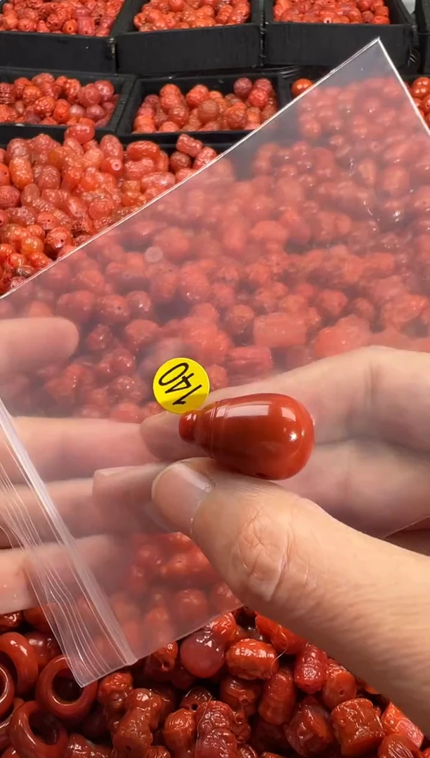 颈饰未镶嵌南红玛瑙1