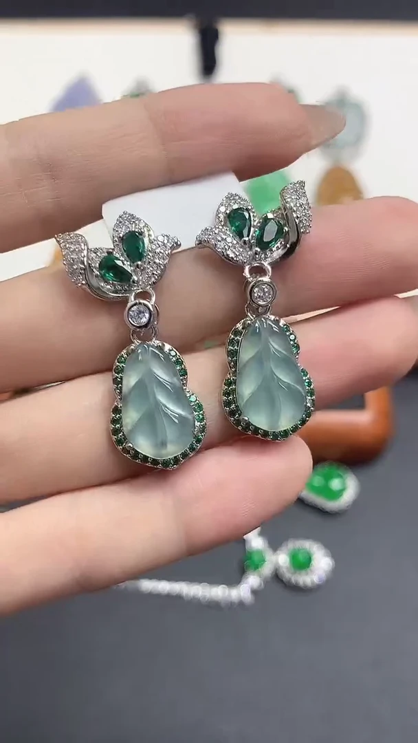 翡翠未镶嵌耳饰12