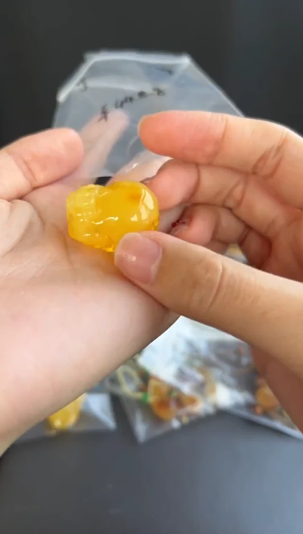 蜜蜡颈饰未镶嵌108号买断6.6g