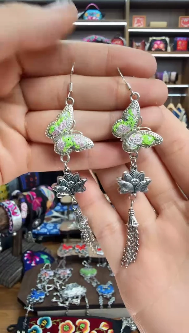 【闪购商品】织绣120蒙阿苏苗绣传承