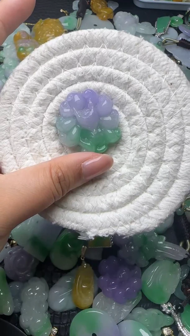 颈饰未镶嵌翡翠缅甸翡翠吊坠