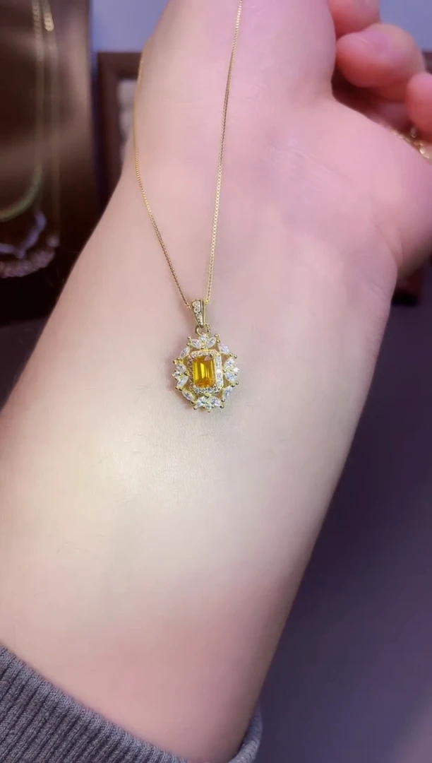 【闪购商品】彩色蓝宝石颈饰银S925镶嵌一条