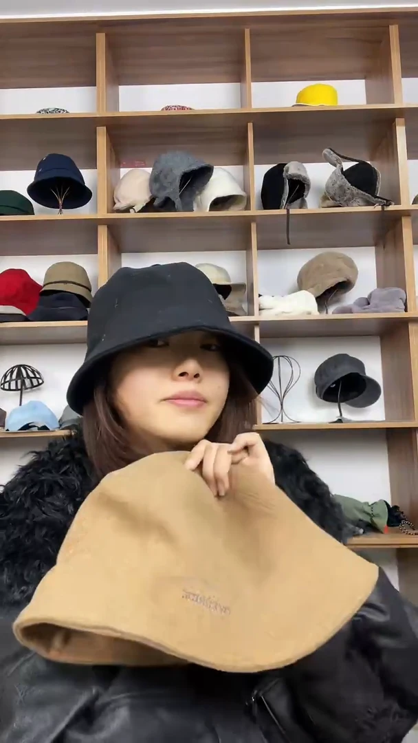 头层牛皮革o家羊毛桶帽黑色