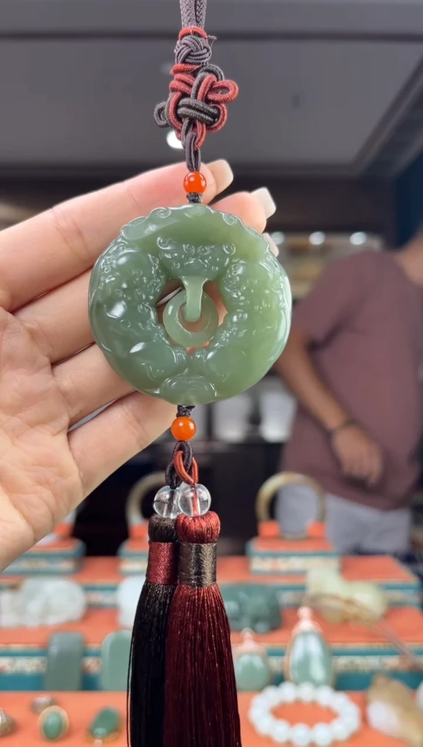 颈饰未镶嵌和田玉佩佩