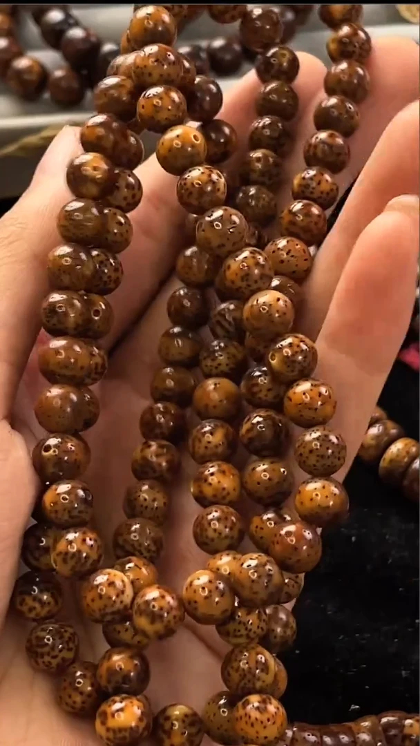 吊坠星月菩提精工级浅珀正圆8长串