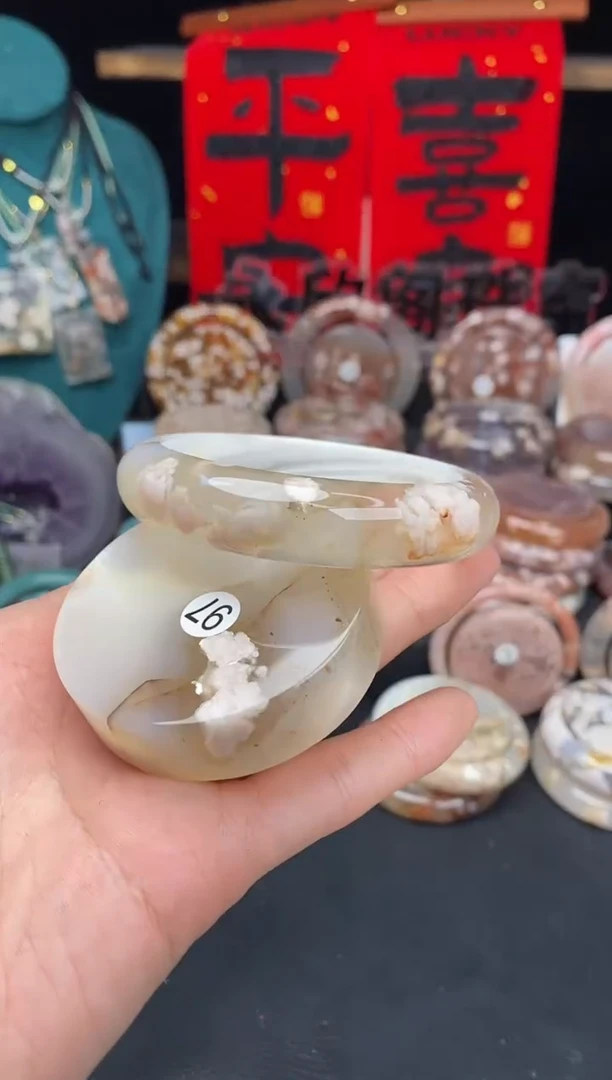 【闪购商品】石英质玉手镯（圆镯）未镶嵌57
