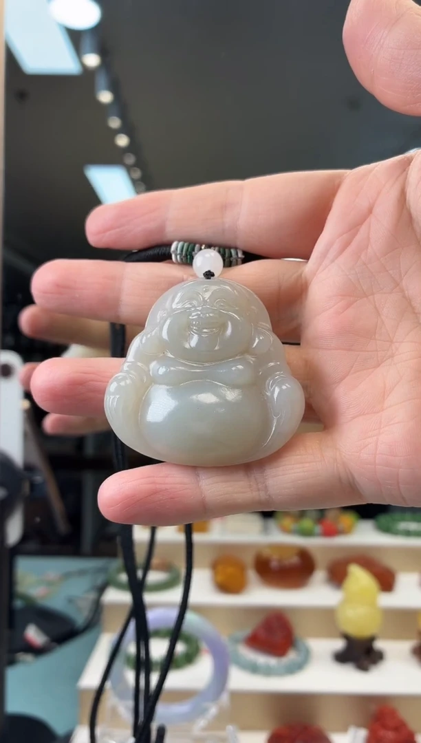 颈饰未镶嵌和田玉吊坠