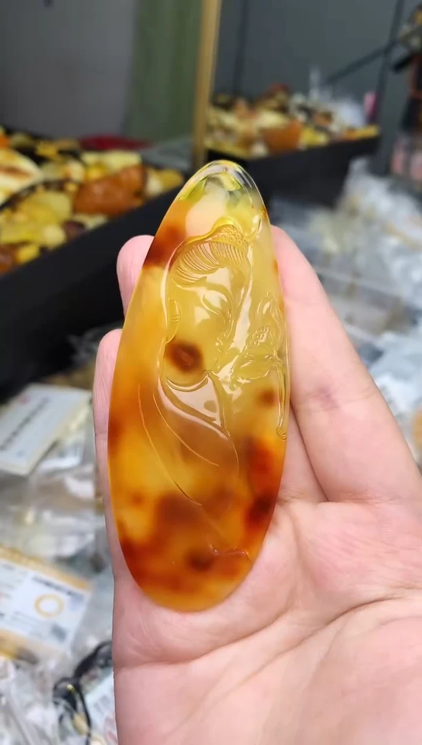 未镶嵌琥珀珠宝奇石218