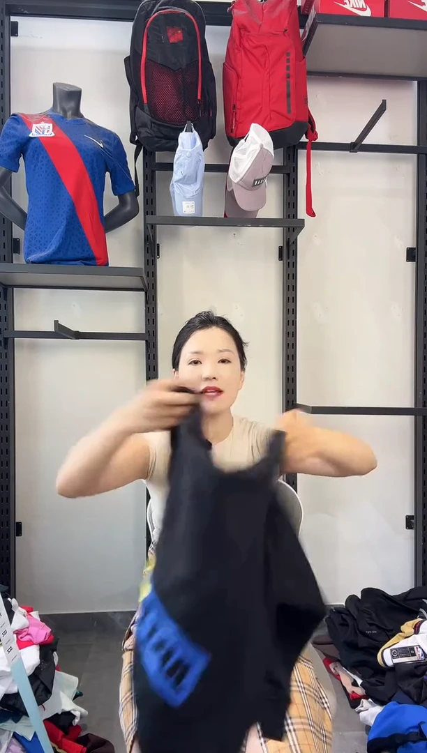 232 ·编码 耐克卫衣服饰过款为准 尺码·