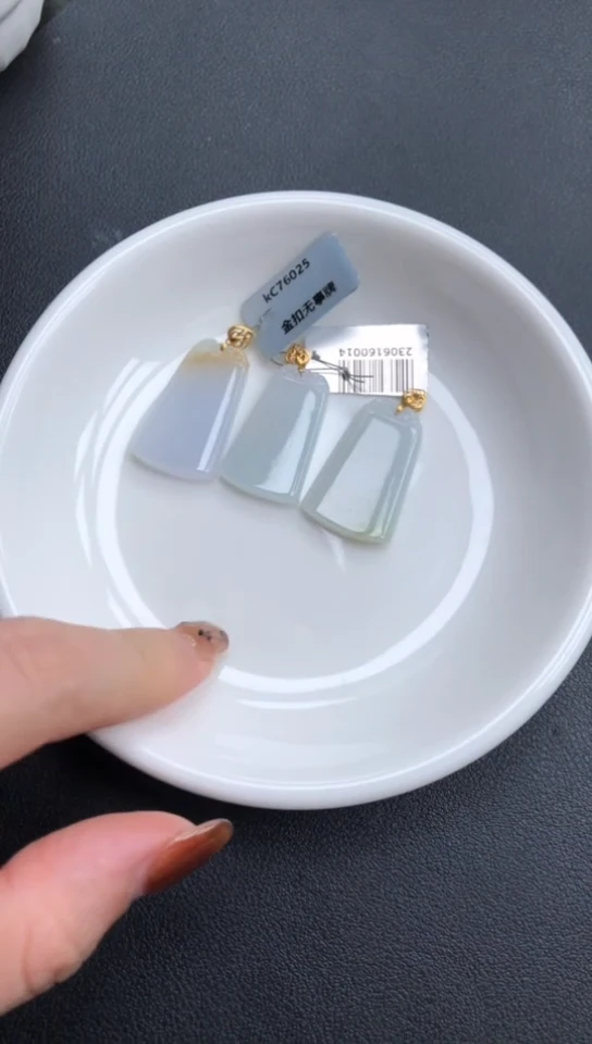 吊坠(不含链)18K金镶嵌翡翠天然缅甸A货翡翠多样性发其一