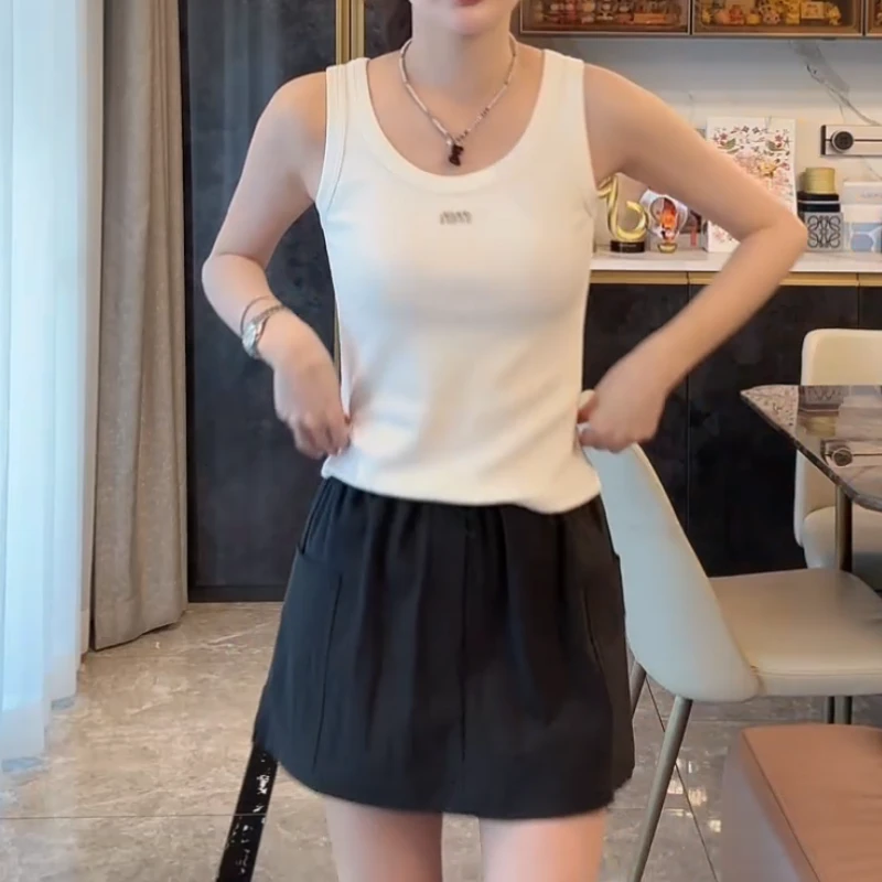 2025韩系春季设计感气质百搭圆领字母工字背心LK2501877