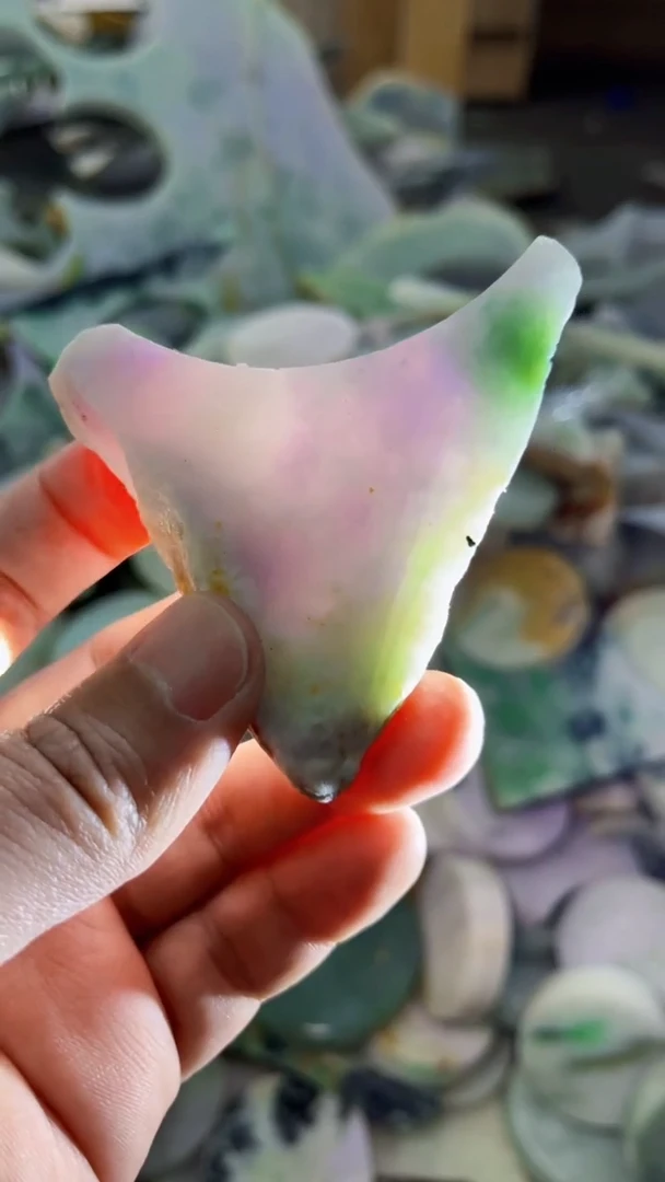 【闪购商品】翡翠挂件未镶嵌A货康壹205