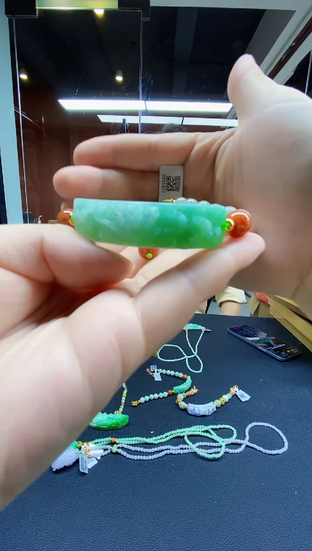 颈饰未镶嵌翡翠翡翠手牌