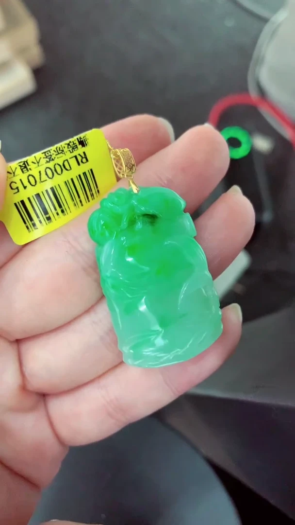 吊坠(不含链)18K金镶嵌翡翠挂件