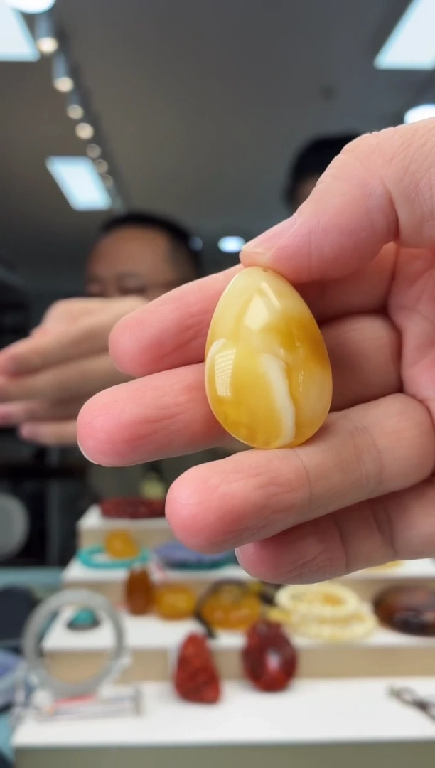 琥珀颈饰未镶嵌吊坠