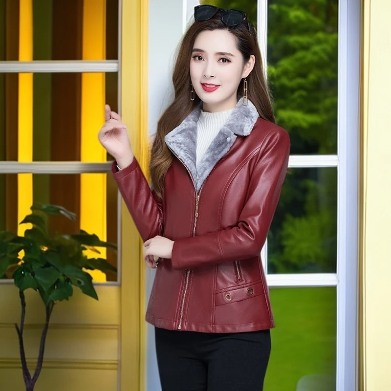 新款皮衣加绒女真皮西装领中老年妈妈装冬季pu休闲短款女装外套