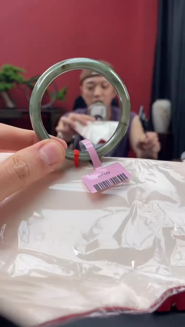未镶嵌手镯翡翠6