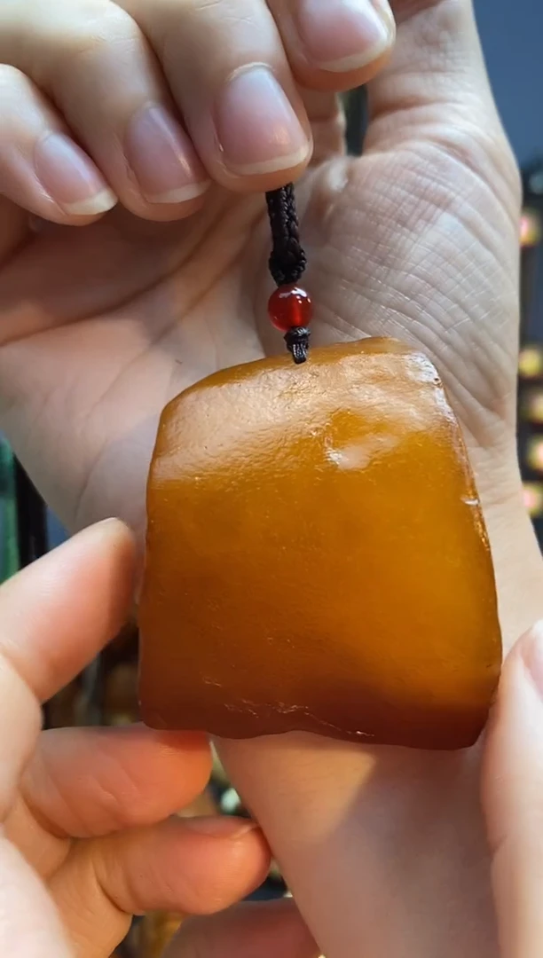 琥珀颈饰未镶嵌吊坠