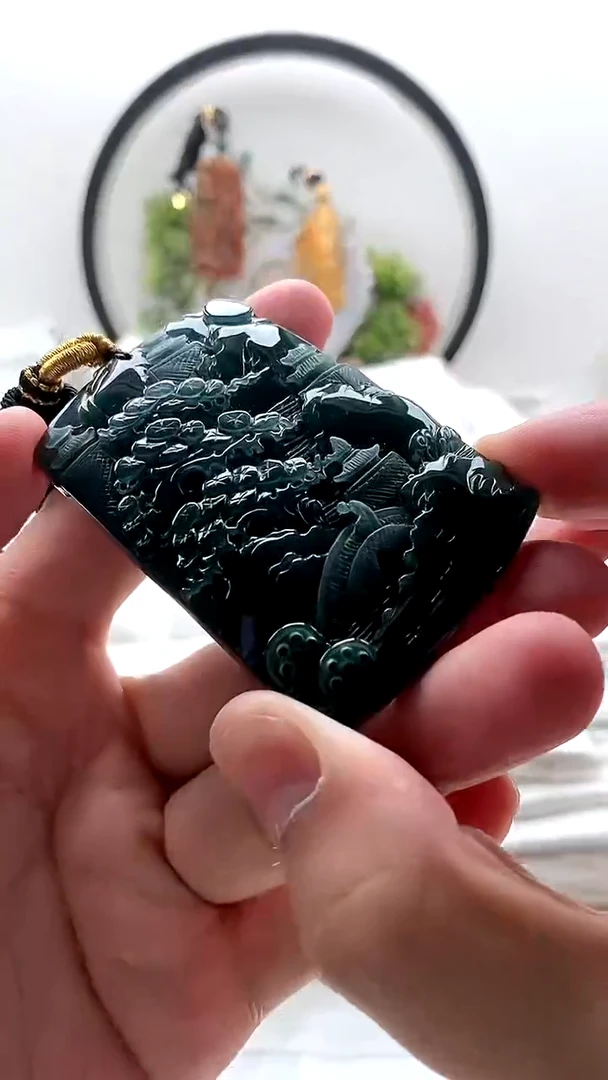 颈饰未镶嵌翡翠山水牌