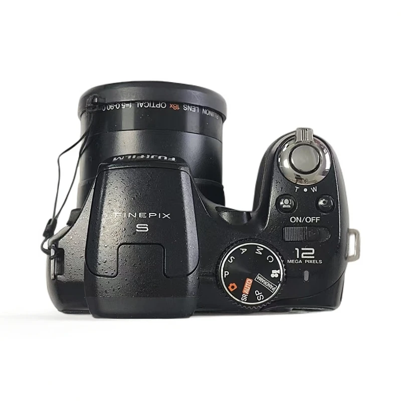 9新 Fujifilm/富士 S2500  1200万像素 18倍光学变焦成像拍照好看