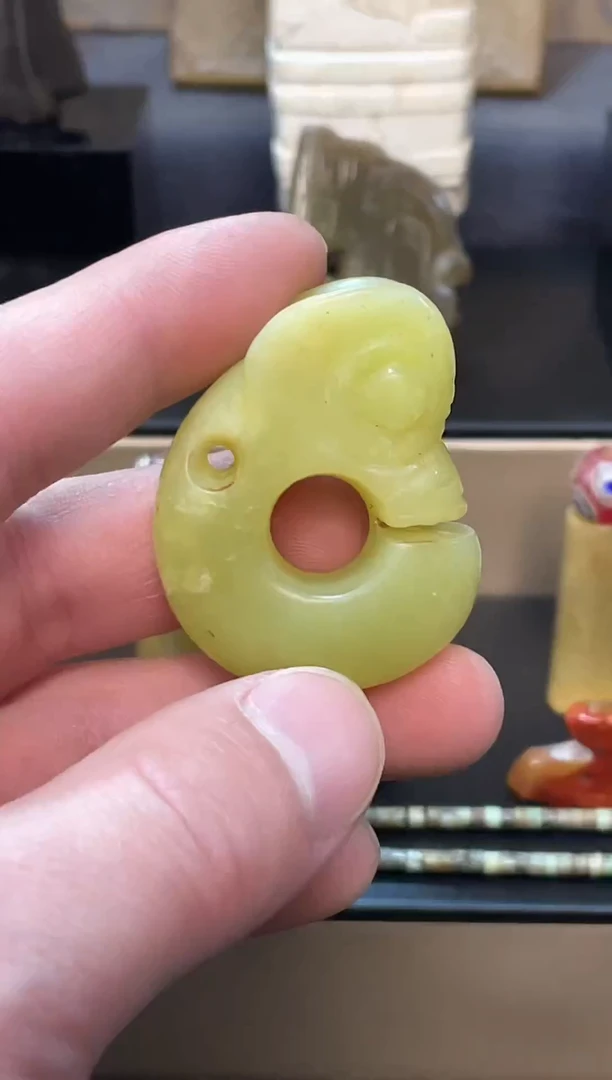 未镶嵌岫岩河磨玉（透闪石质玉）挂件1