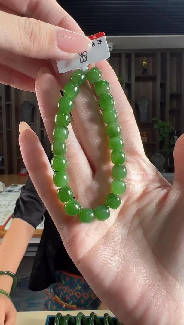 未镶嵌手串和田玉和田玉碧玉老形珠8*8手串