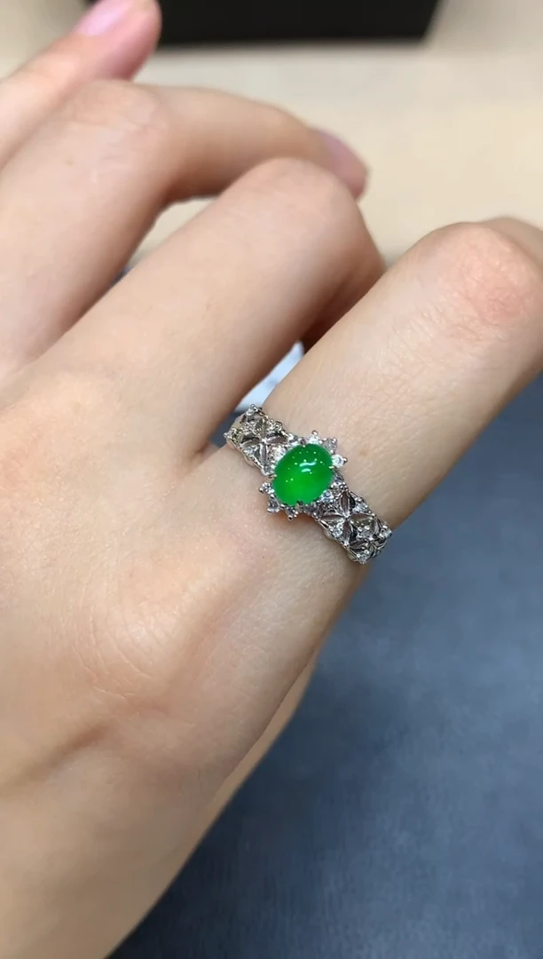 18K金镶嵌戒指翡翠蛋面【无服务费