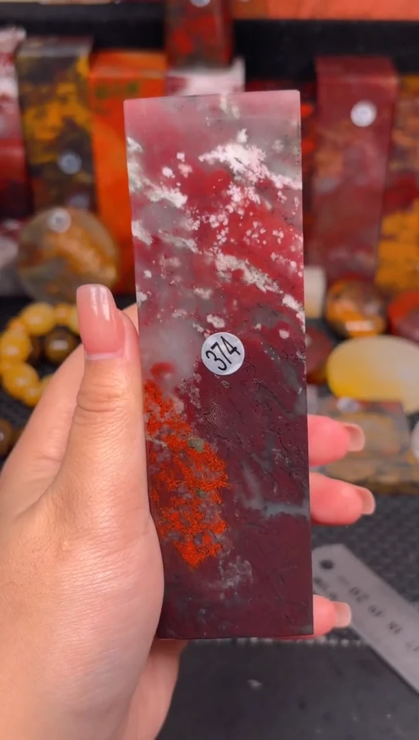 玉 桂林鸡血玉印章摆件374