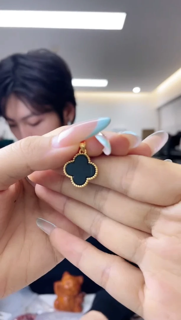 18K金镶嵌颈饰玛瑙/玉髓（多样性发一件）