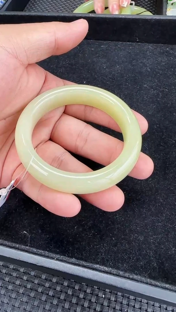 和田玉手镯未镶嵌55圈口