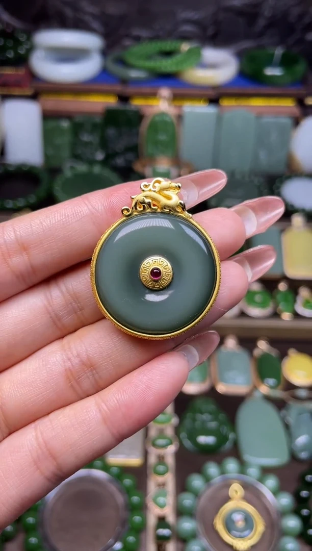 颈饰银S925镶嵌和田玉鸭蛋青猫眼平安扣