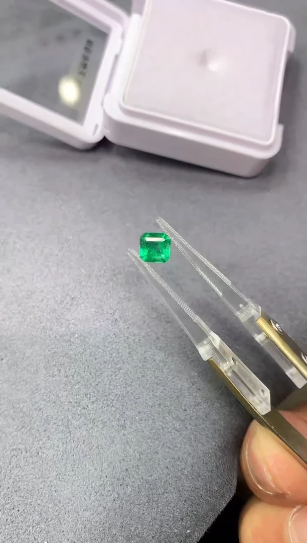 【闪购商品】祖母绿裸石未镶嵌一粒0.7ct