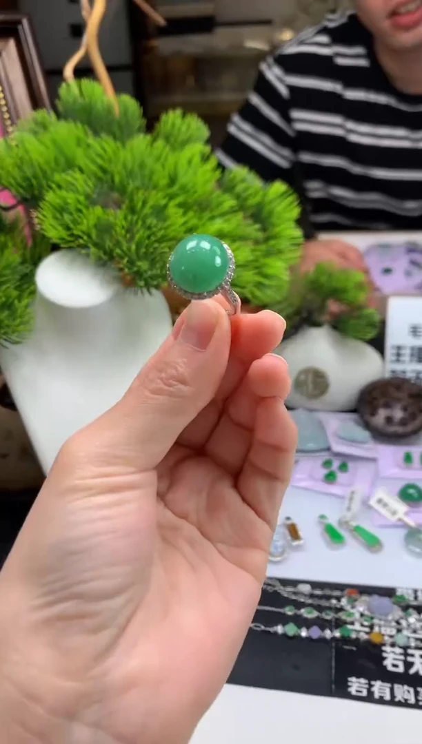 未镶嵌戒指翡翠许****居---102047