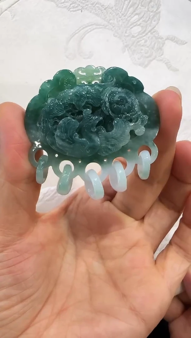 翡翠未镶嵌颈饰国风