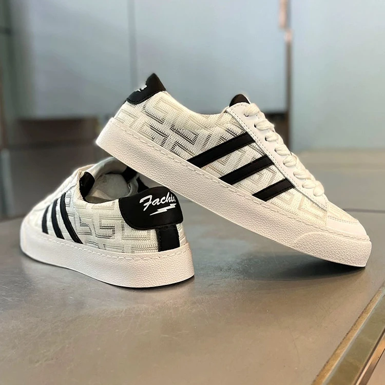 春秋新款时尚低帮平跟三道杠男士板鞋潮流百搭运动轻便透气休闲鞋