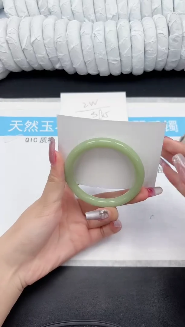 【闪购商品】石英质玉手镯未镶嵌393-58