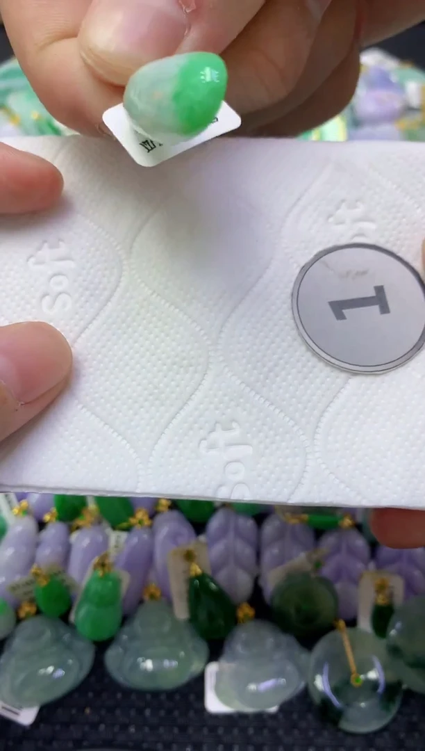 颈饰未镶嵌翡翠天然缅甸翡翠A货