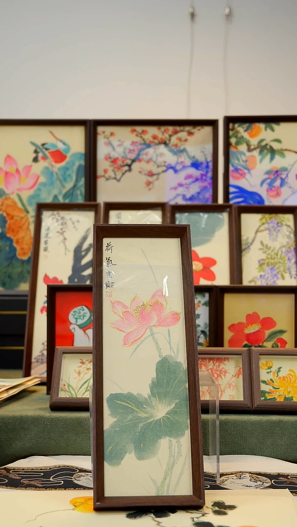 国画13*40不落名绘画带框   G140