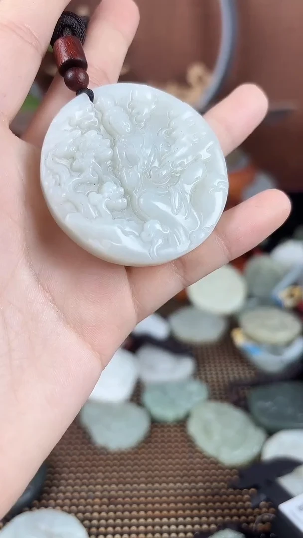 和田玉未镶嵌颈饰1