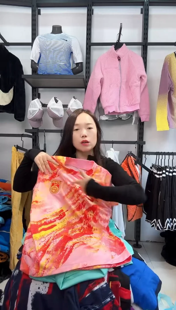 2121 编码  瑕疵直播间过款为准 尺码L