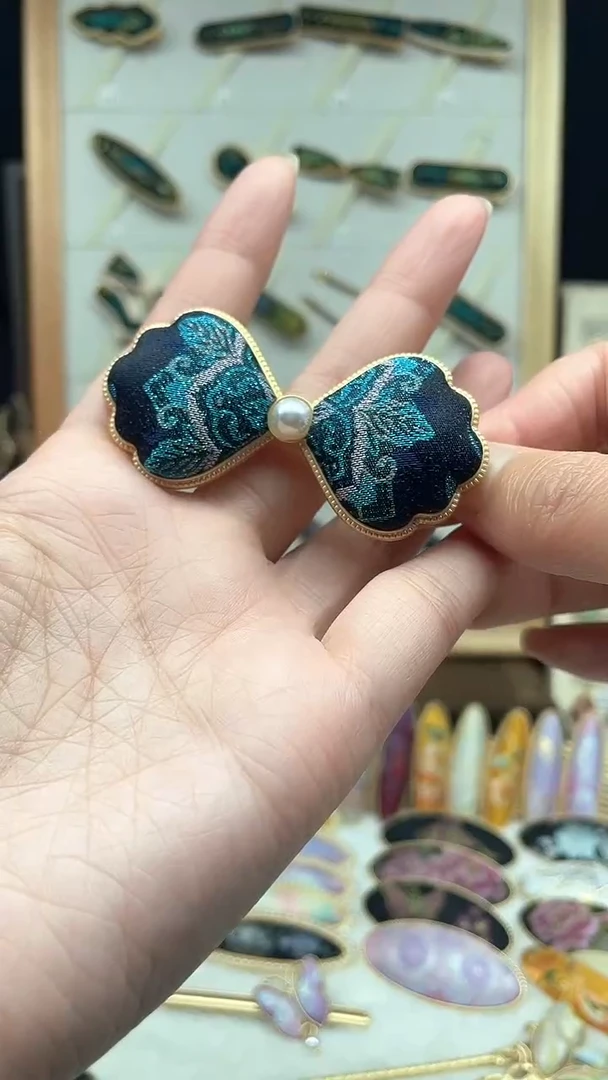 铁合金皮质非遗宋锦 匠心闪购