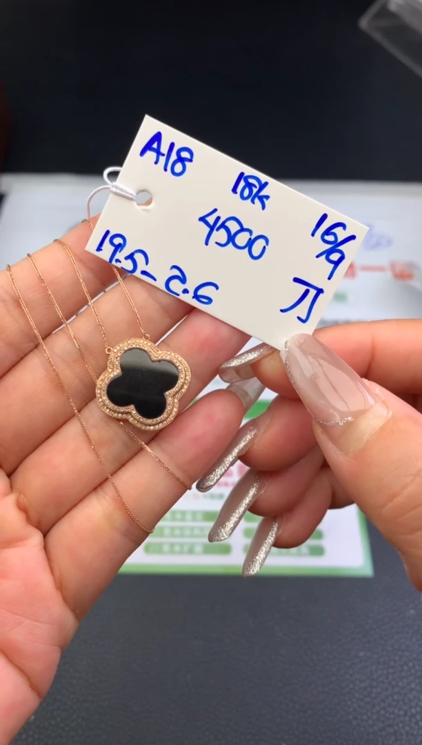 颈饰18K金镶嵌翡翠挂件