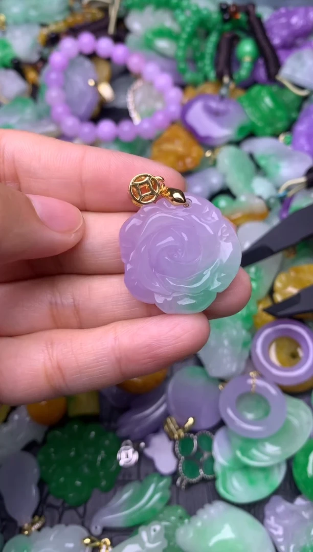 颈饰未镶嵌翡翠缅甸翡翠吊坠