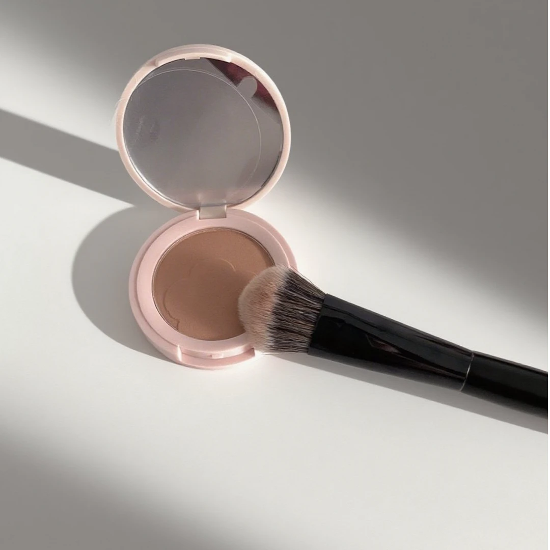 写海小扫把腮红坡型刷上妆清透自然美妆刷子腮红膏刷高光膏刷