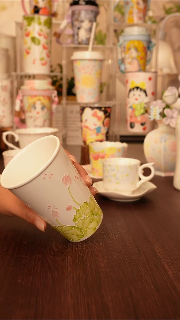 陶景德镇手绘的杯子