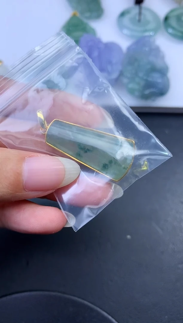 未镶嵌定制翡翠画*?哈轩 挂件1