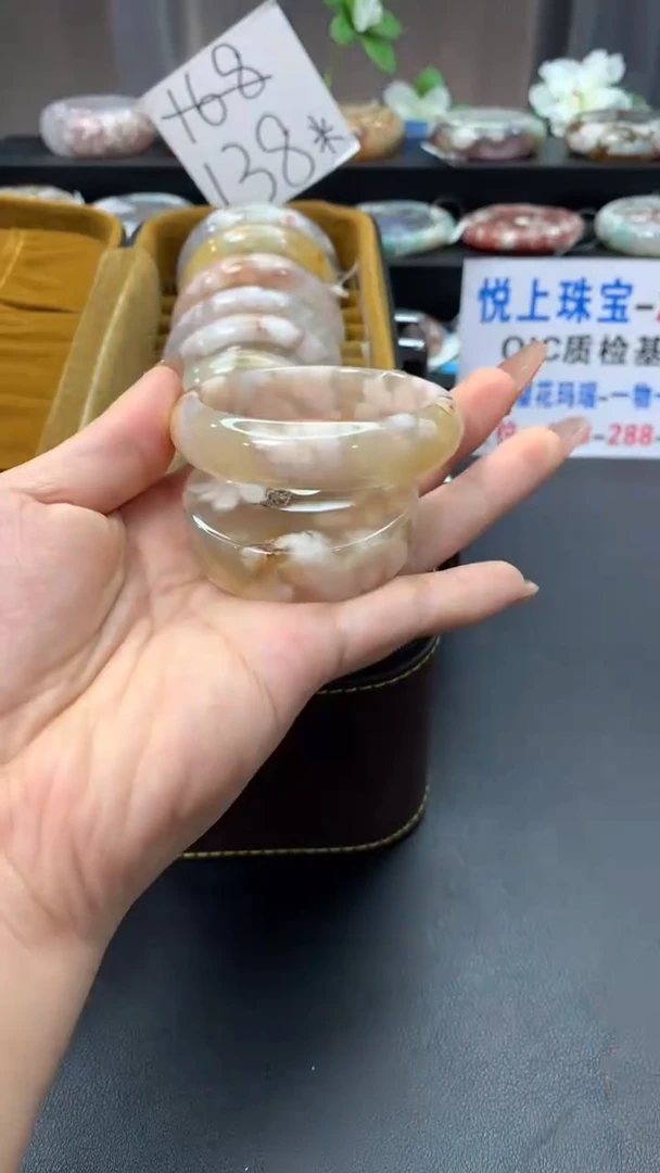 未镶嵌手镯石英质玉（51-52圈口）赠送镯心