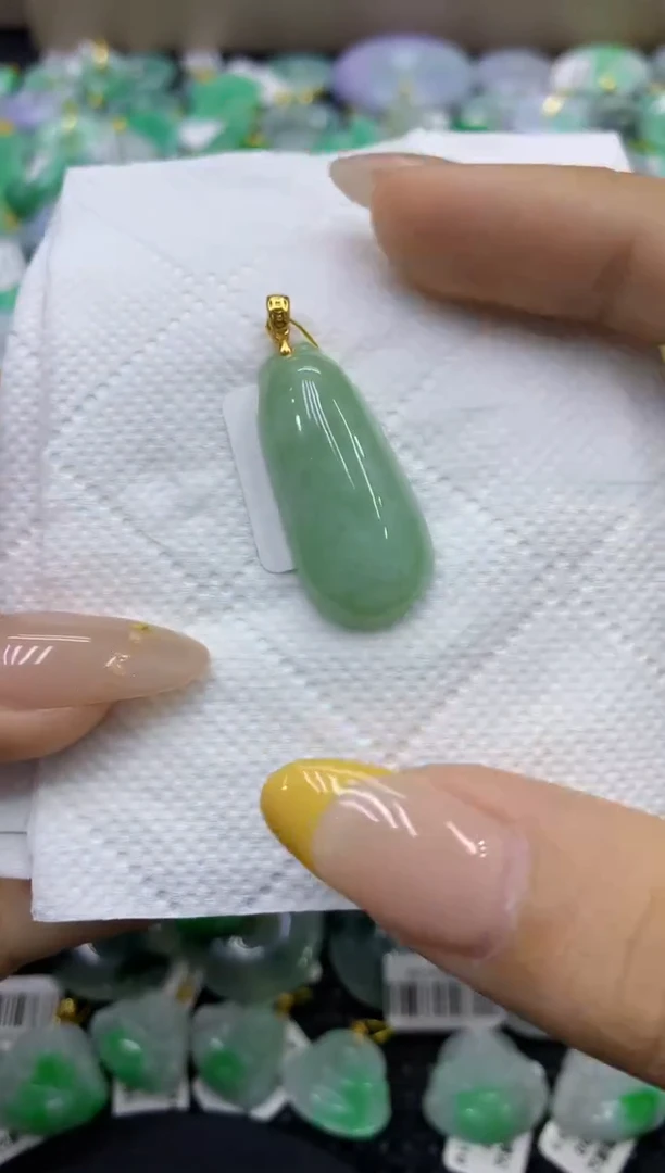 颈饰未镶嵌翡翠天然缅甸翡翠A货